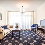 Отель Palace Marina Dinevi