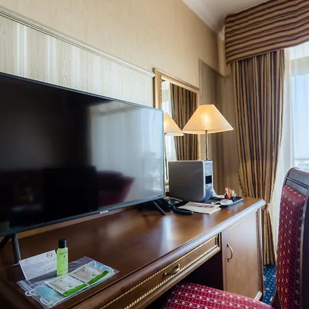 Palace Marina Dinevi Ξενοδοχείο