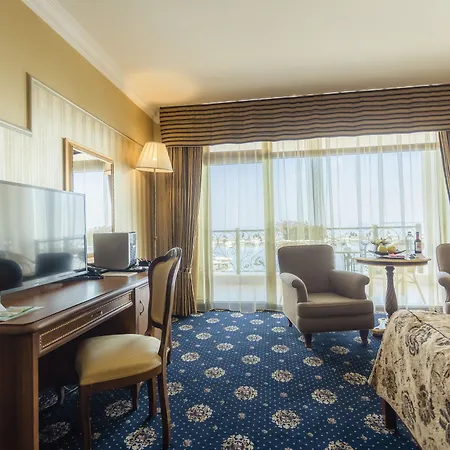 Palace Marina Dinevi فندق 5*