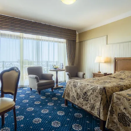 Palace Marina Dinevi فندق سفيتي فلاس