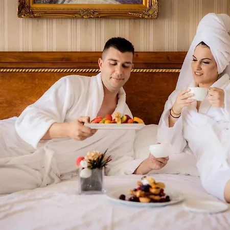Palace Marina Dinevi Szálloda 5*