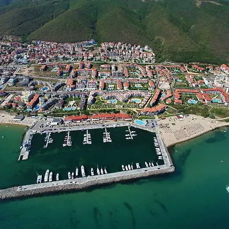 Отель Palace Marina Dinevi 5*
