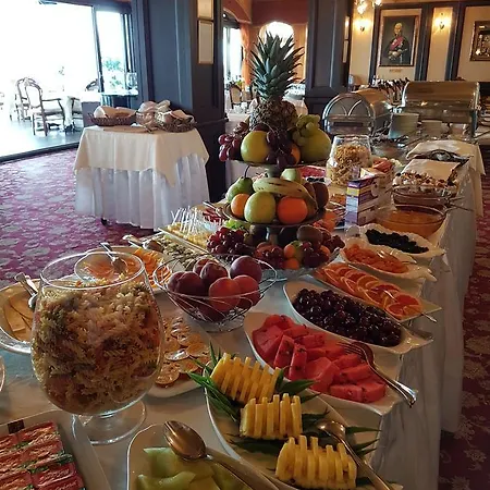 Palace Marina Dinevi فندق