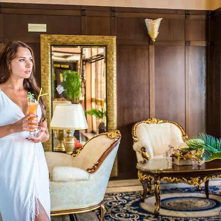 Ξενοδοχείο Palace Marina Dinevi 5*