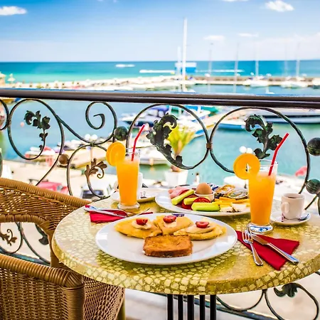 מלון Palace Marina Dinevi סבטי ולאס